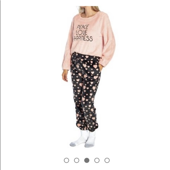 Wildfox Intimates & Sleepwear Wildfox Ladies Plush Set Nwt Size L